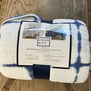 crown & ivy Blue and White Tie-Dye Grid Reversible Quilt Set